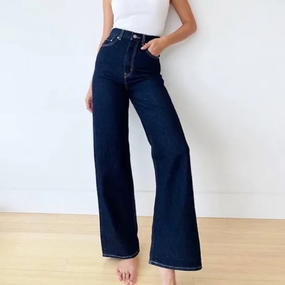 Levi’s High Loose Jeans- Never Worn